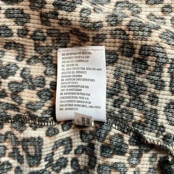 American Eagle Leopard Print Crop Top Size Large - Picture 7 of 7